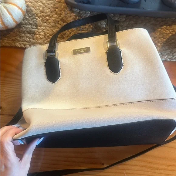 Kate Spade White Nude and Black Tote - Picture 2 of 7